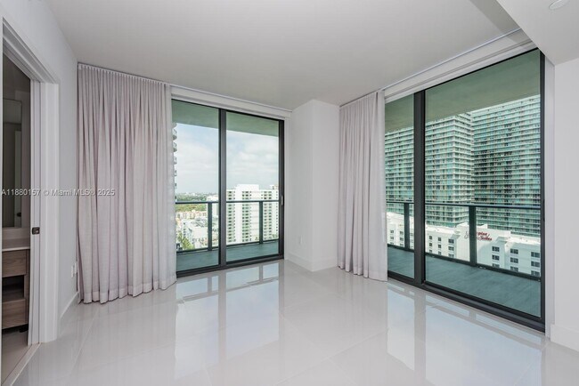 Photo - 1300 S Miami Ave Unidad 1810