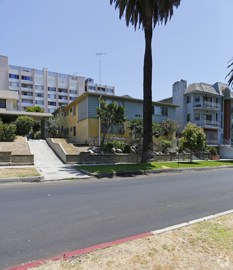 Primary Photo - 412-414 S Occidental Blvd Apartments