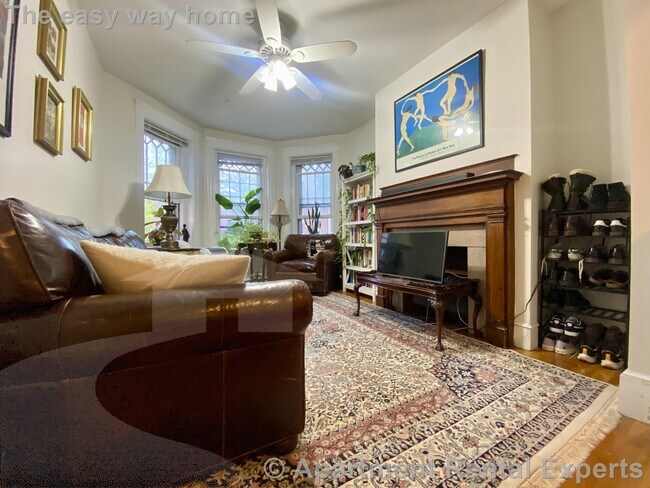 Building Photo - 331 A Harvard St Rental