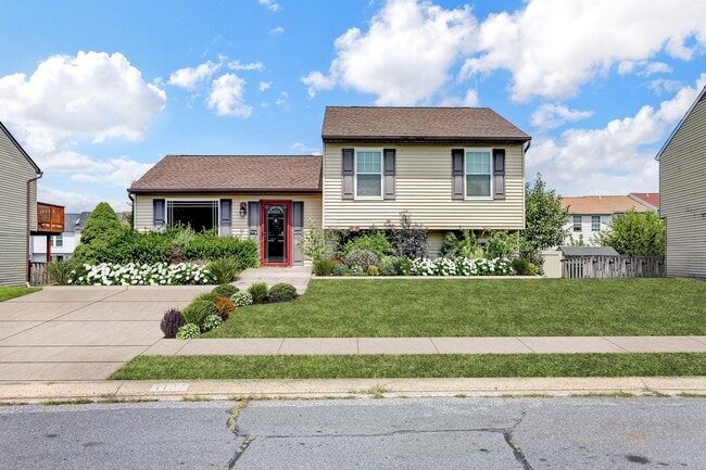 Spacious 4-Level Home with Deck, Workshop ... - Spacious 4-Level Home with Deck, Workshop ...