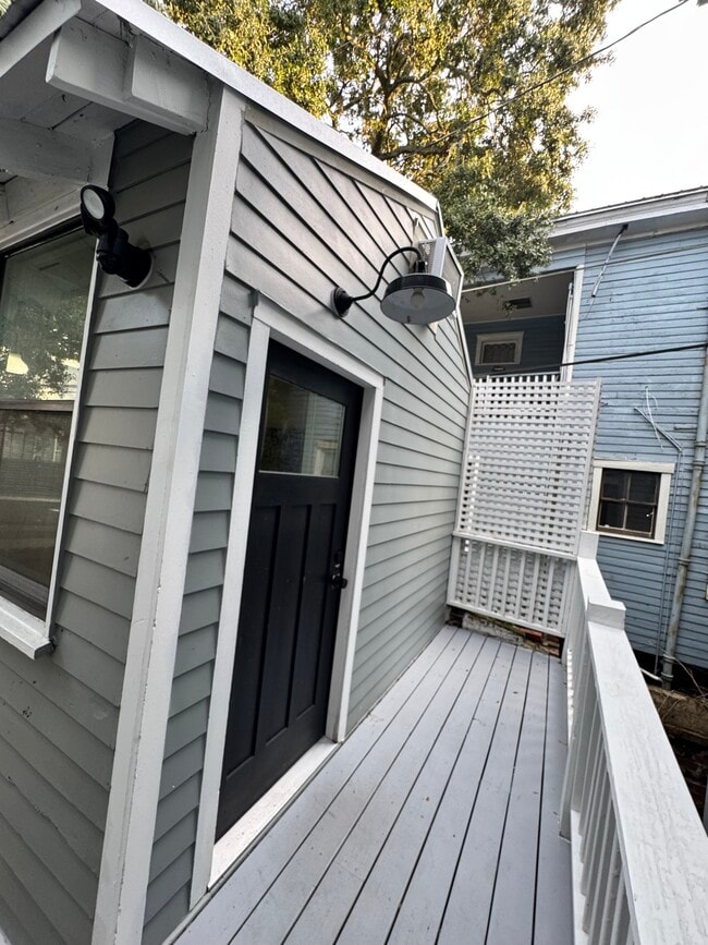 Open balcony - 301 W 32nd St Unit C