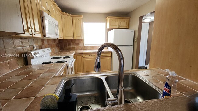 Photo - 7830 Northwest 33rd Street Unit 305