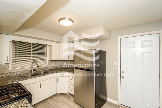Photo - 2039 E 47th St