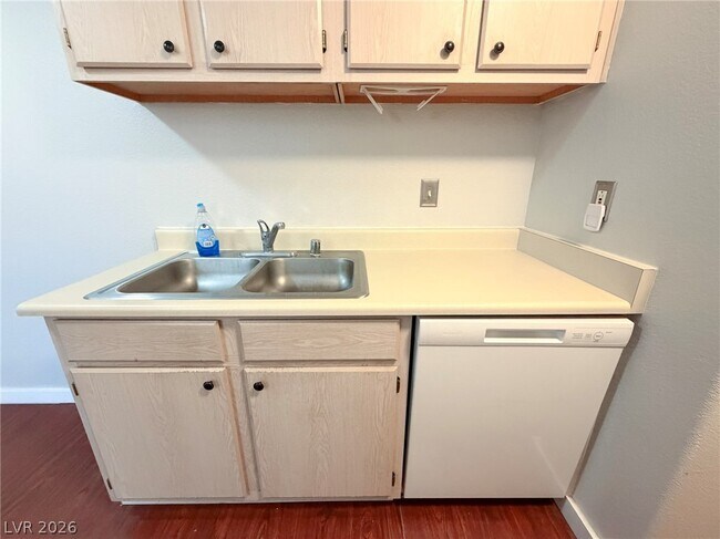 Photo - 5211 S Lindell Rd Unit 105