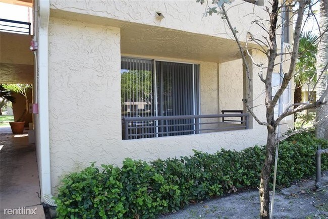 Photo - 1 br, 1 bath Condo - 701 Lyons Rd