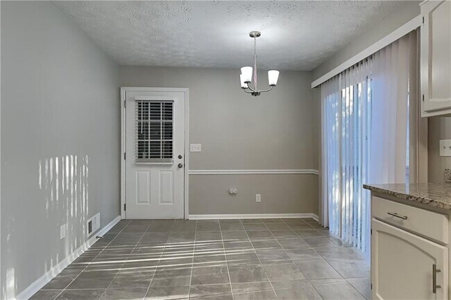 Photo - 2201 Whitebluff Way