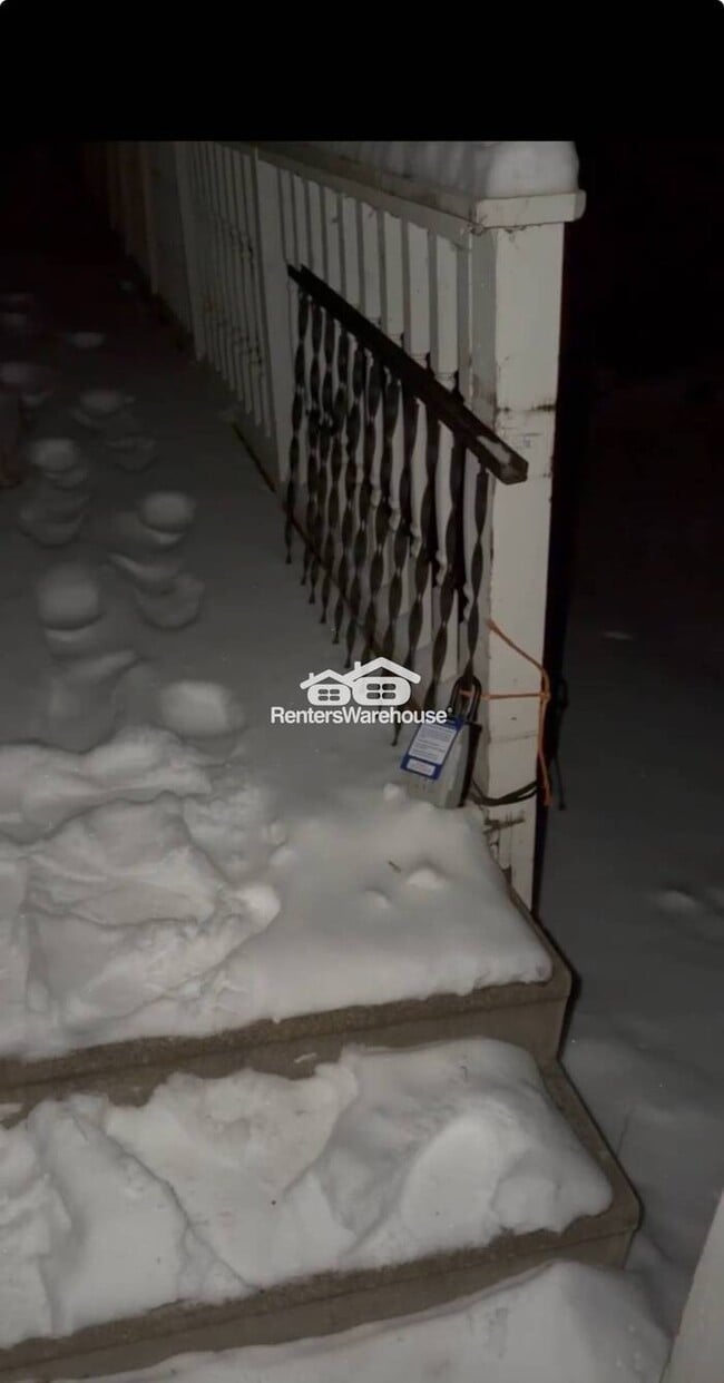 Photo - Available now - enjoy lake life in this 3 bedroom 2 bath single family home in Howard Lake!