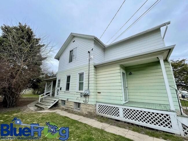 Photo - 118 W 12th Ave