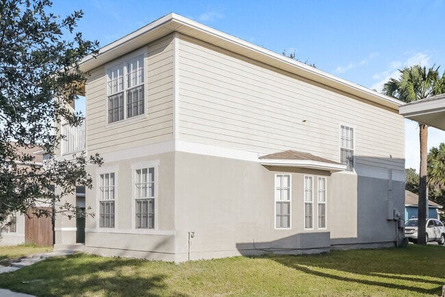 Photo - 2408 E 31st Ave
