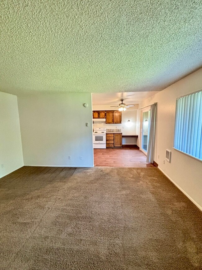 Building Photo - 3950 SW 102nd Ave