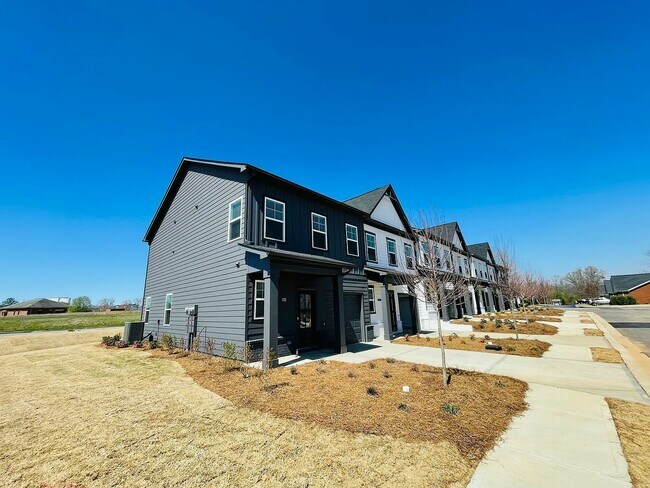 Photo - 134 Lauren St Townhome