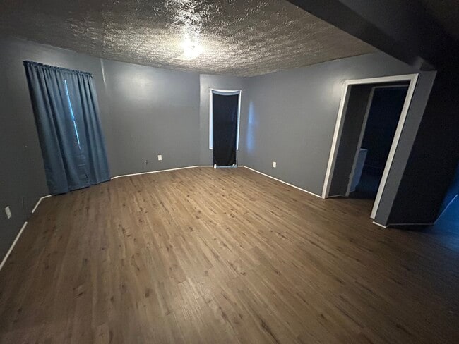 Photo - 1322 E Main St