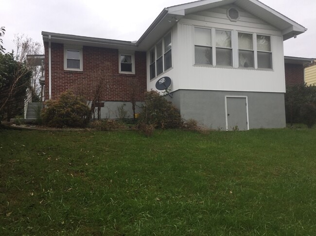 Photo - 109 E Smith St