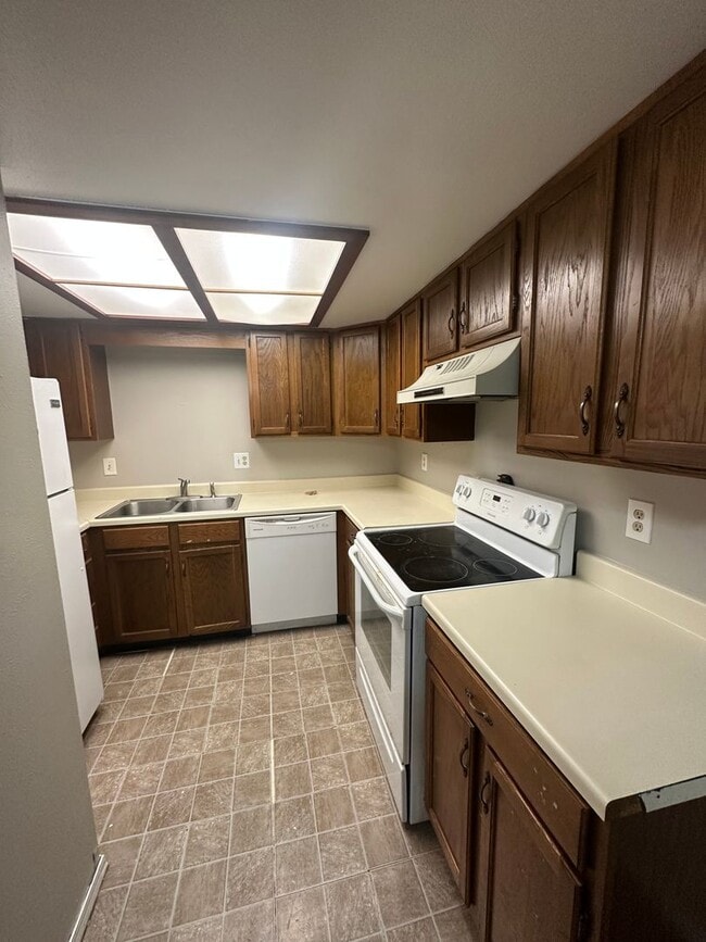 Photo - Spacious 2bed/2bath Apartment in unit W/D! Unit 107