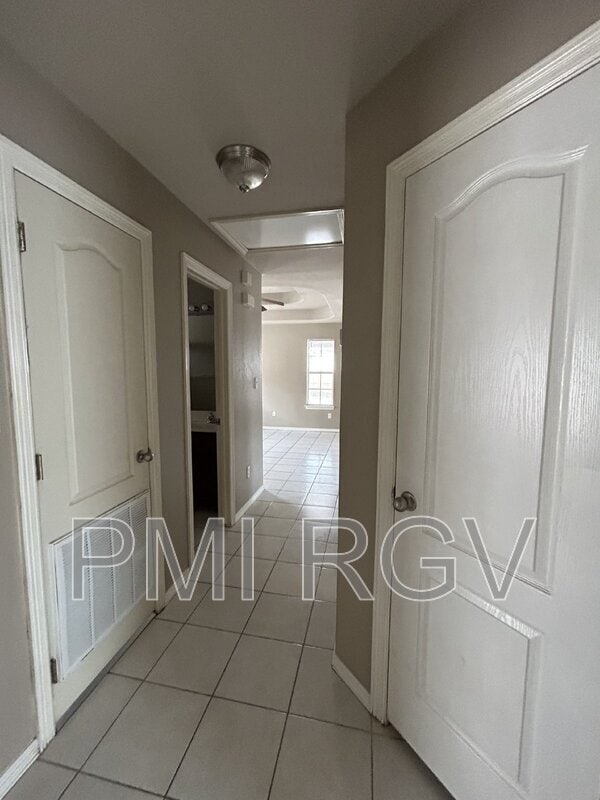 Photo - 809 W Bronze Dr Unit 1