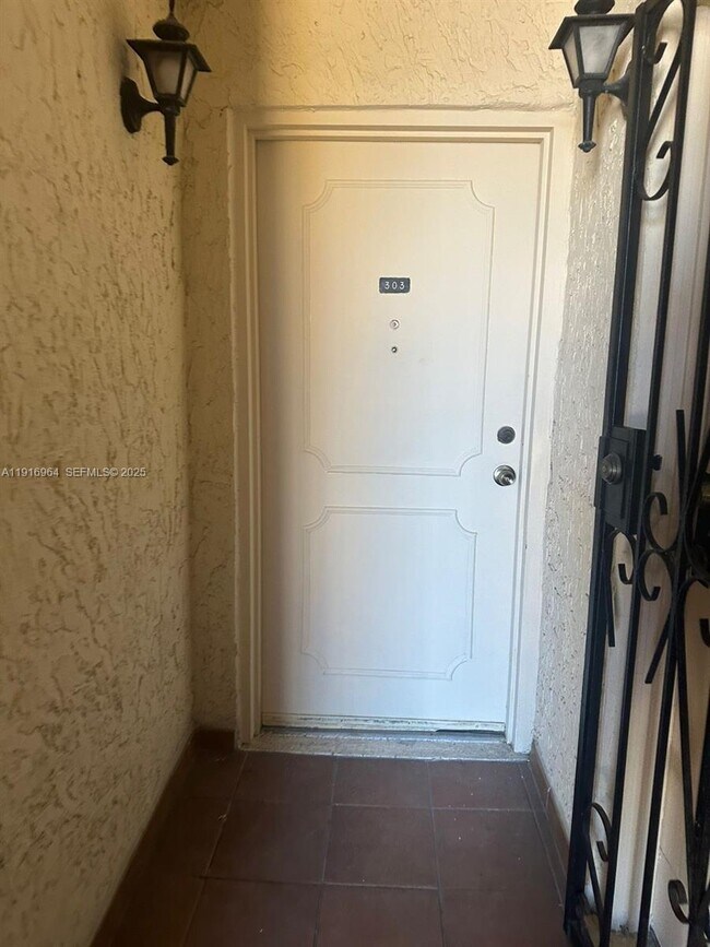 Photo - 1051 SW 1st St Unit 303