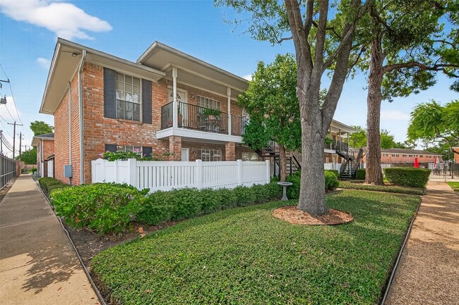 Building Photo - 14333 Memorial Dr Unit 24 Rental