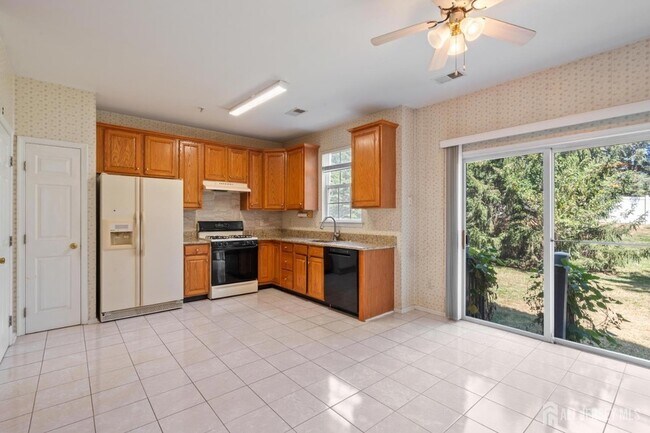 Photo - 1209 Blossom Cir