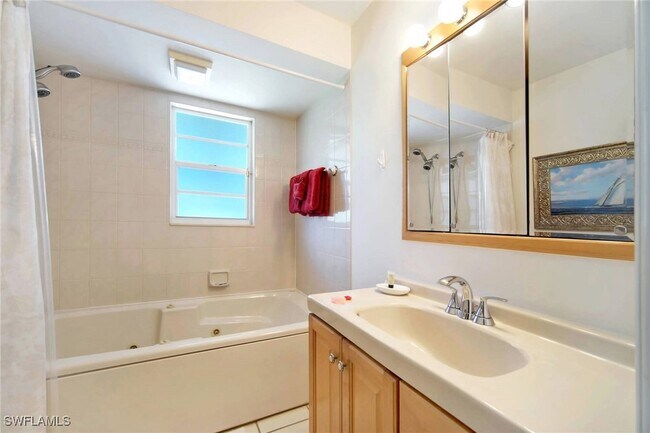 Building Photo - 1140 SW 44th St Rental