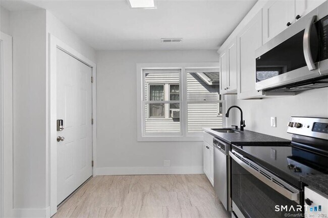 Photo - 19 Willard St Unit FL 3