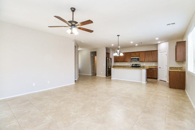 Photo - 20968 E Creekside Dr