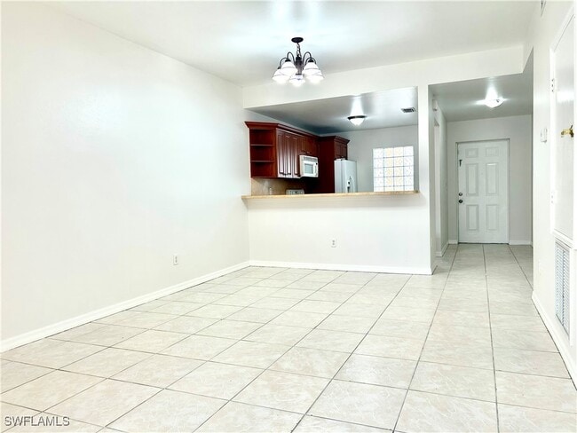 Building Photo - 4606 SE 5th Ave Unit 1 Rental