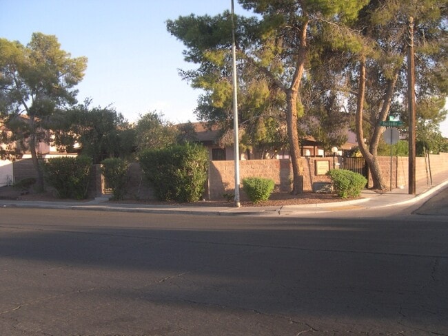 Photo - 4310 Caliente St