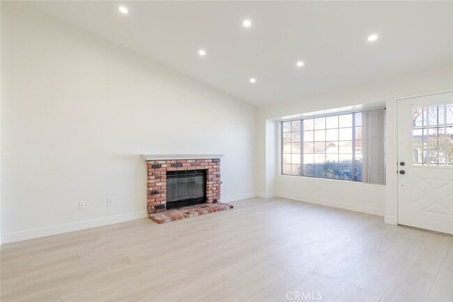 Photo - 514 E Ave J 9