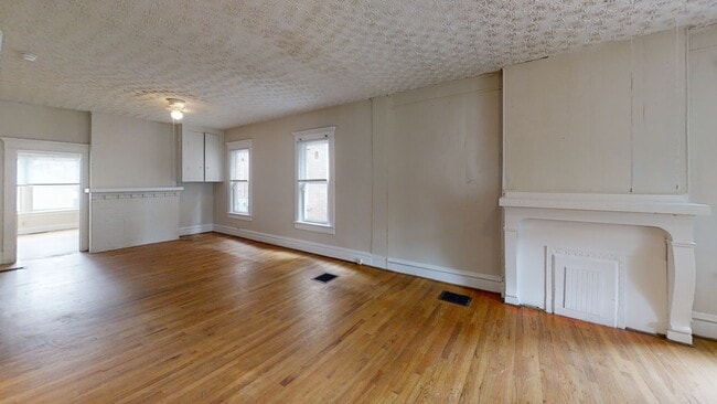 Photo - 71 E 13th Ave