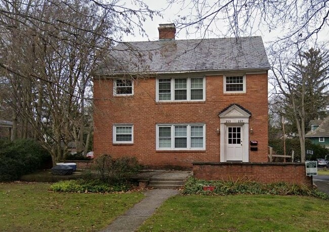 Building Photo - 157 E Park Ave Unit 157 E. Park Ave.