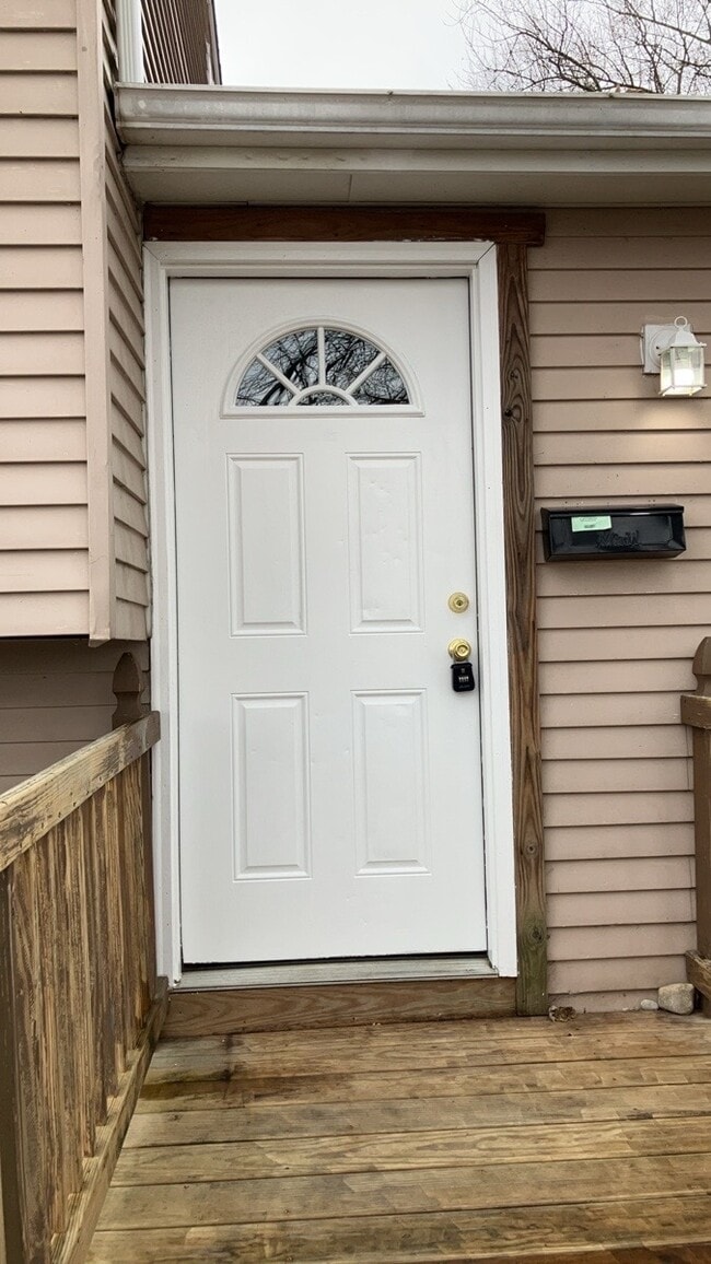 Photo - 105 Woodard Dr