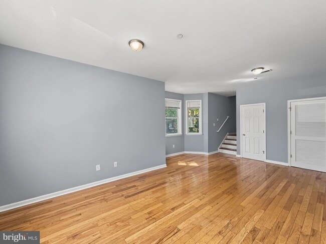 Photo - 4447 Sansom St