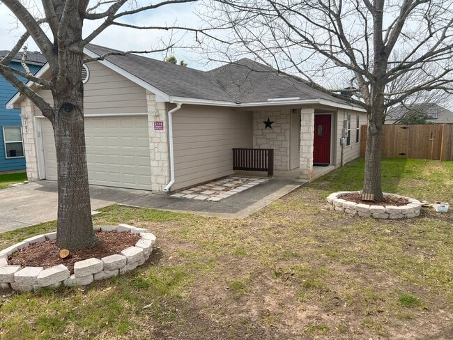 Photo - 104 Briar St