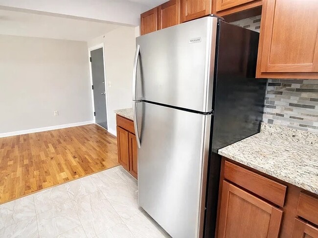 Kitchen - Sumner Avenue Apartments