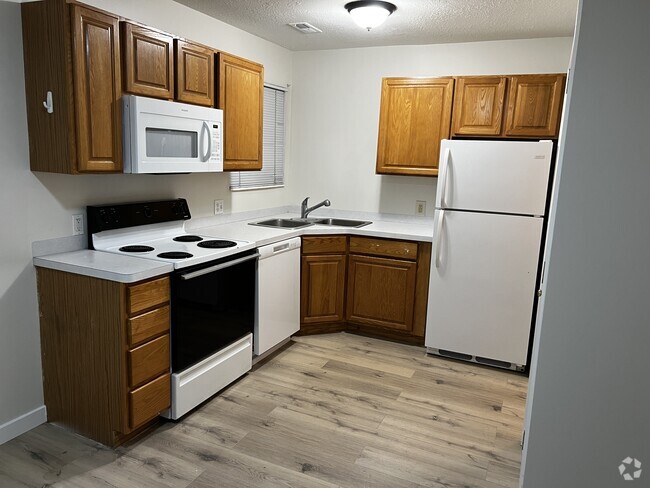 Building Photo - 1305 Monroe Blvd #20 Rental