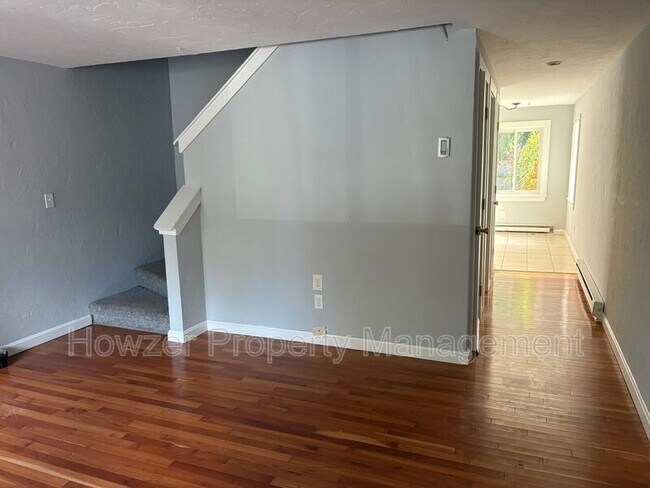 Photo - 10 Pine Grove Ave Unit 3