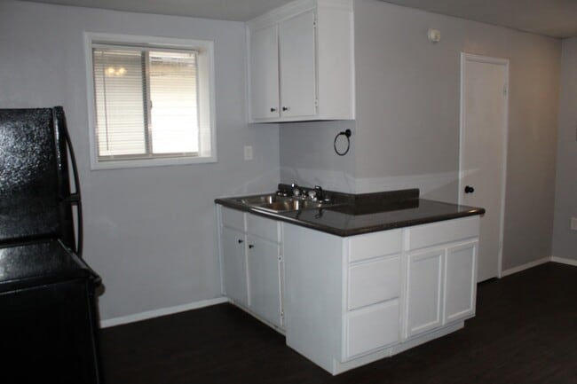 Photo - 803 N East St