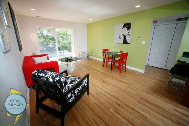 Photo - 6954 N Greenview Ave