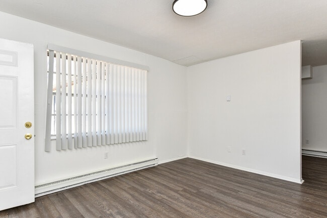 Building Photo - 409 Lily St Unit 17 Rental