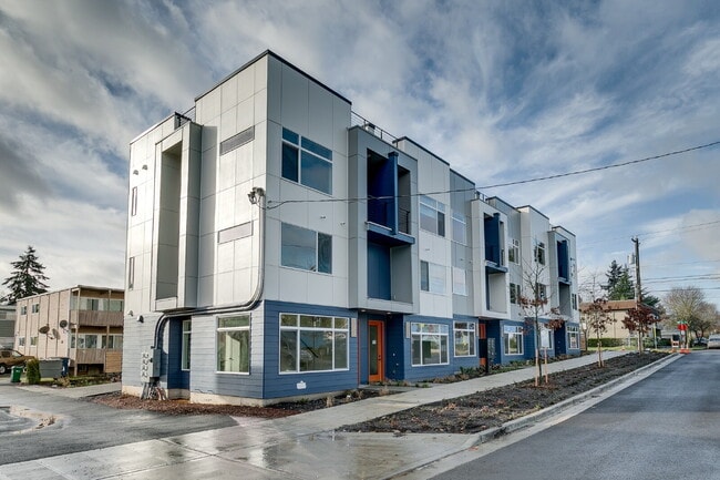 Building Photo - Modern, Spacious 2020 Townhome in West Seattle!