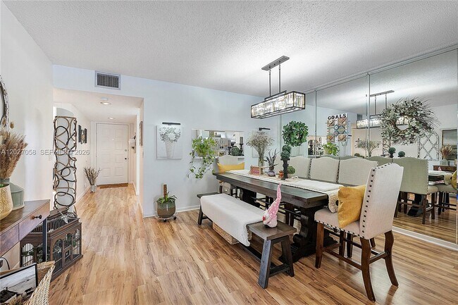 Photo - 12901 SW 15th Ct Unidad 208V