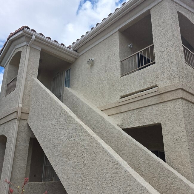 Building Photo - 1881 W Alexander Rd Unit 2051