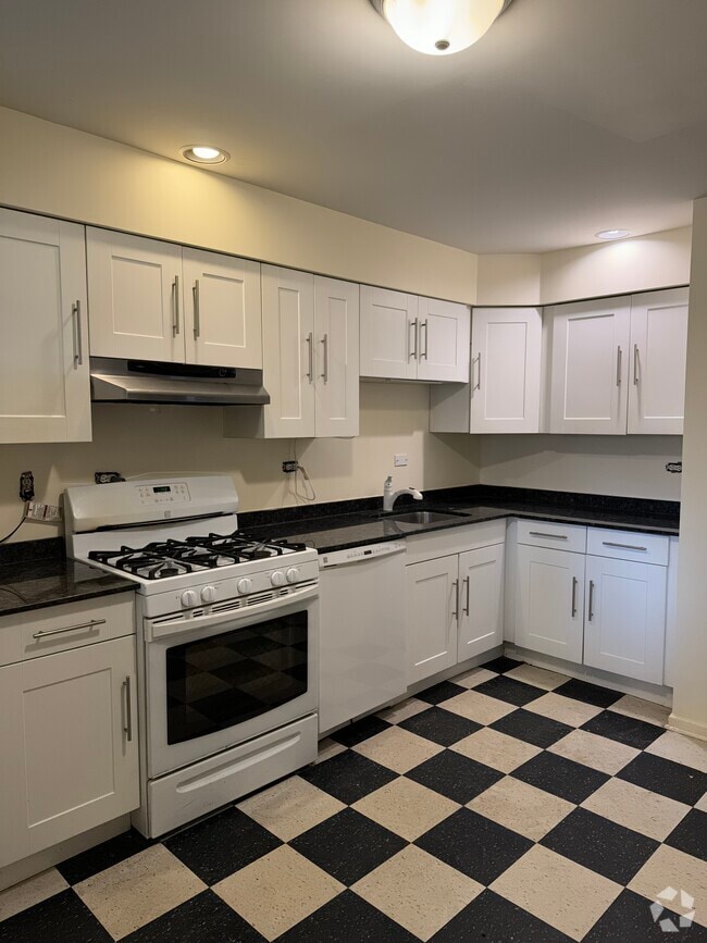 Building Photo - 4720 N Dover St Rental