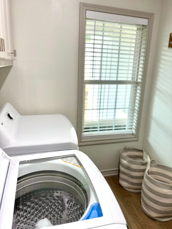 Building Photo - 324 S Saunders Ave