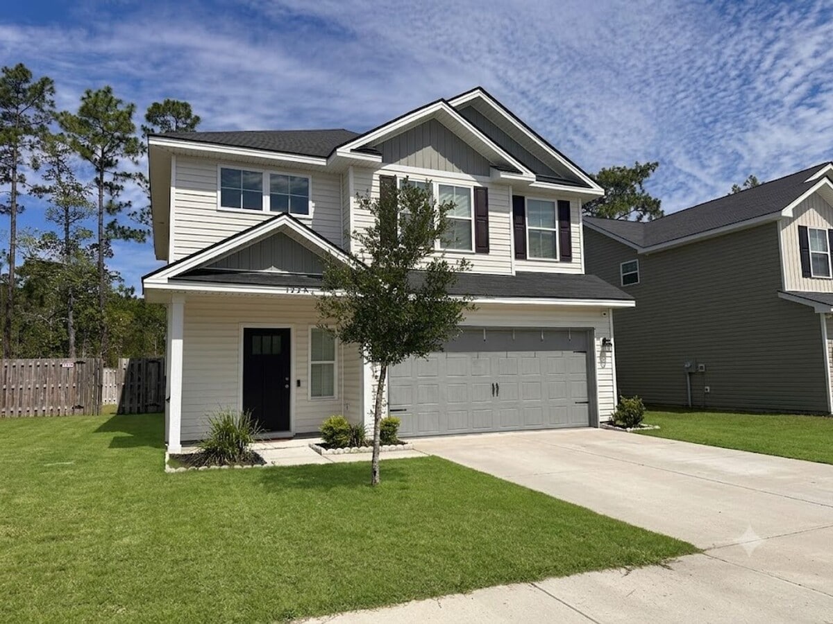 Photo - Spacious 3-Bedroom Home in Griffin Park!