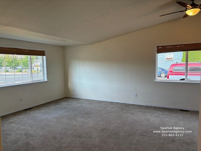 Photo - 1020 Academy St