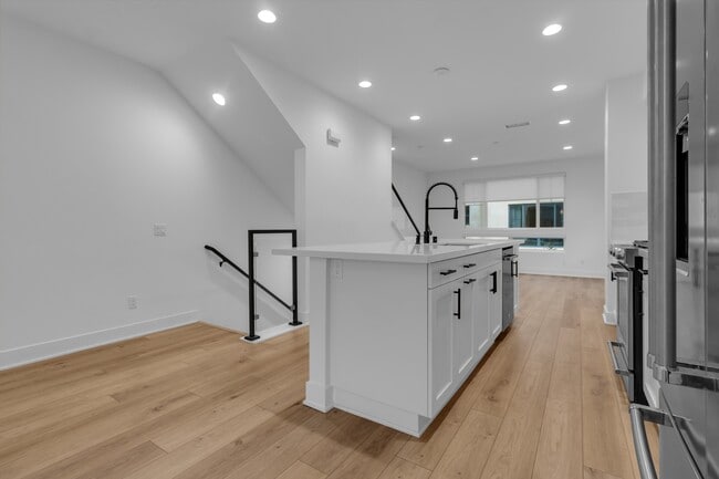 Photo - 2907 W Exposition Pl