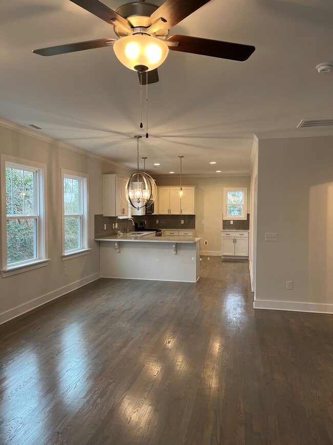 Photo - Room in House on Merrick St