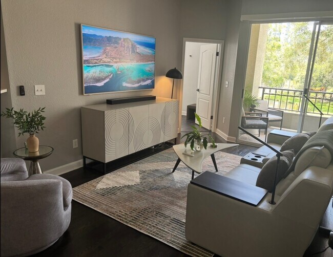 708 Promenade Pl