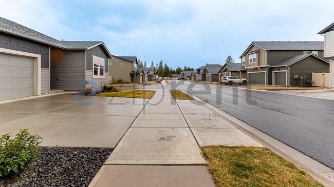 Photo - 5721 W Youngstown Ln